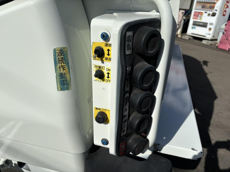 ワイド幅 巻き込みパッカー車 極東製6.2立米 積載3100kg|中古トラックの販売・買取・査定のアイナビ