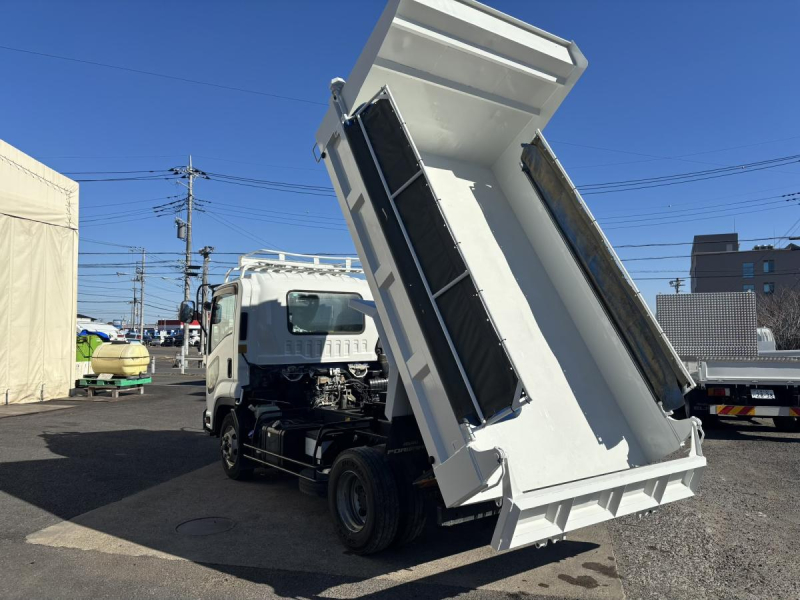 フォワード 4tダンプ 新明和製 電動コボレーン付き|中古トラックの販売・買取・査定のアイナビ