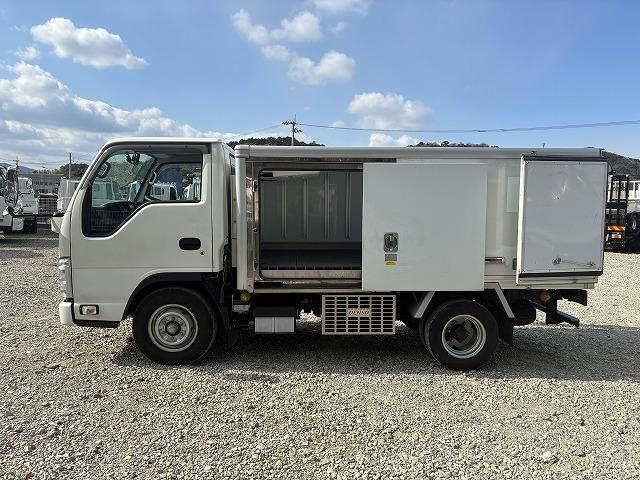 マツダ バン車|中古トラックの販売・買取・査定のアイナビ