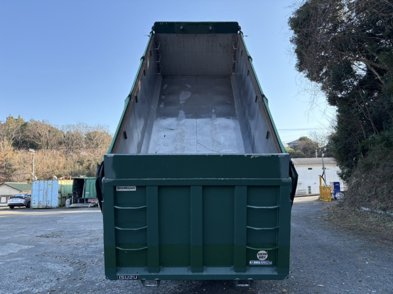 H17年式、ギガ、深ダンプ|中古トラックの販売・買取・査定のアイナビ