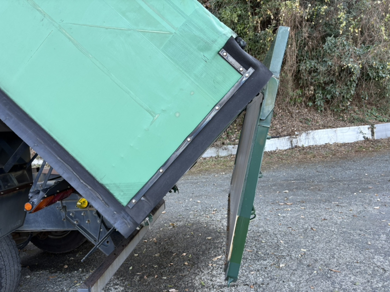 H17年式、ギガ、深ダンプ|中古トラックの販売・買取・査定のアイナビ