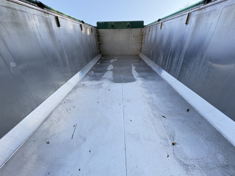 H17年式、ギガ、深ダンプ|中古トラックの販売・買取・査定のアイナビ