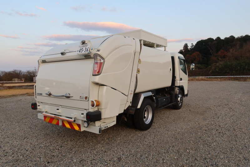 ワイド幅 巻き込みパッカー車 極東製6.2立米 積載3100kg|中古トラックの販売・買取・査定のアイナビ