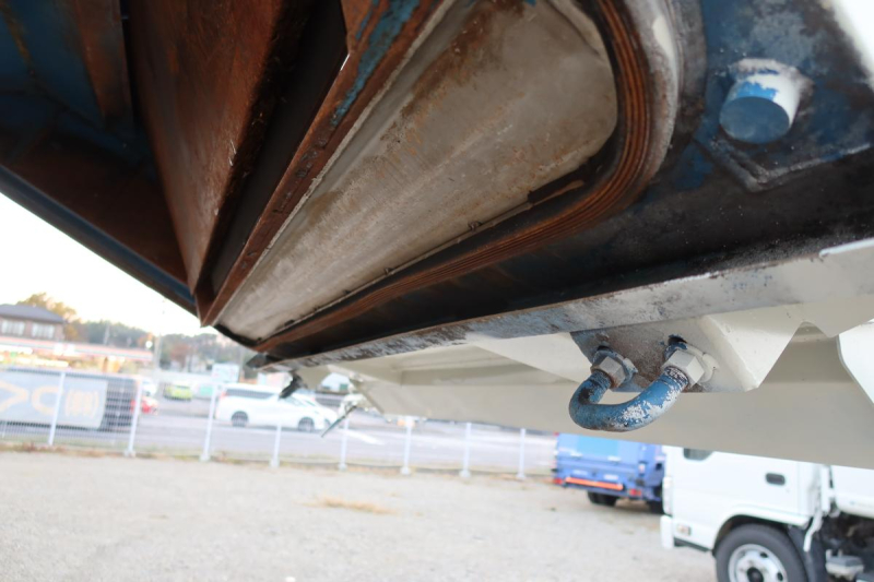 ワイド幅 巻き込みパッカー車 極東製6.2立米 積載3100kg|中古トラックの販売・買取・査定のアイナビ