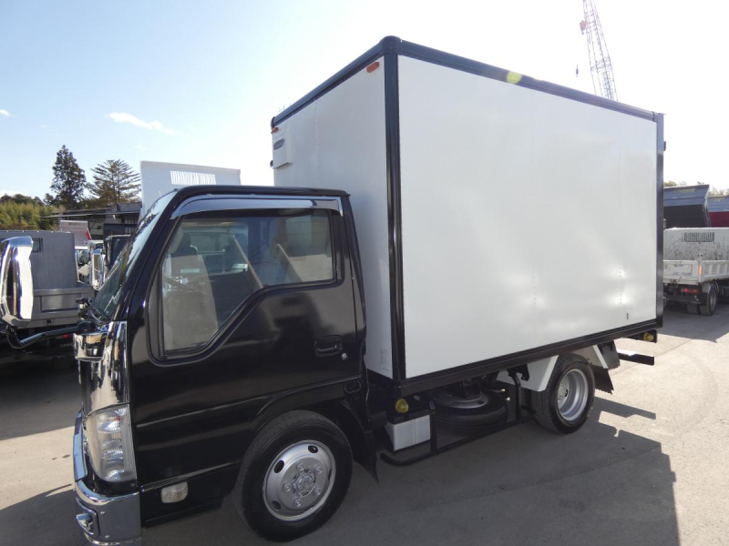 1.5tパネルバン マニュアル 4WD 260120|中古トラックの販売・買取・査定のアイナビ