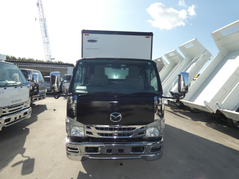 1.5tパネルバン マニュアル 4WD 260120|中古トラックの販売・買取・査定のアイナビ