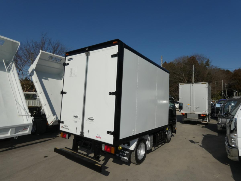 1.5tパネルバン マニュアル 4WD 260120|中古トラックの販売・買取・査定のアイナビ