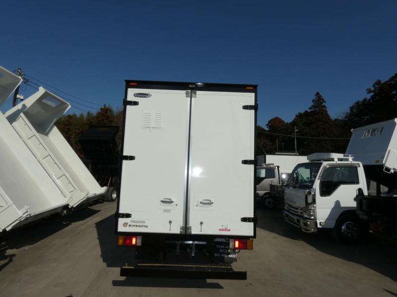 1.5tパネルバン マニュアル 4WD 260120|中古トラックの販売・買取・査定のアイナビ