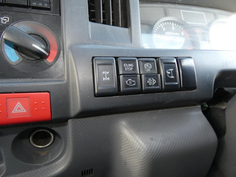 1.5tパネルバン マニュアル 4WD 260120|中古トラックの販売・買取・査定のアイナビ