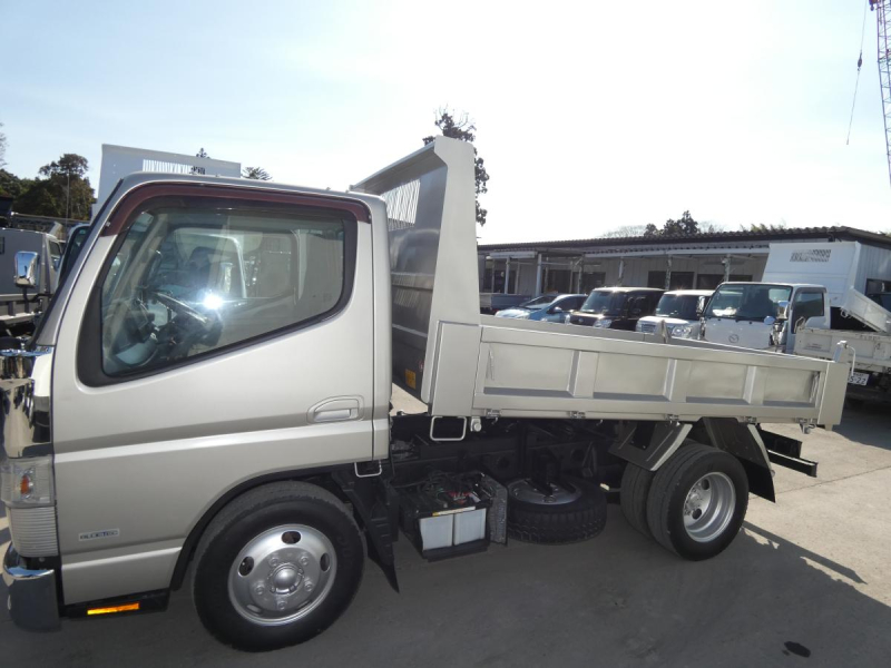 H26 3トン　5速マニュアル　ダンプ|中古トラックの販売・買取・査定のアイナビ