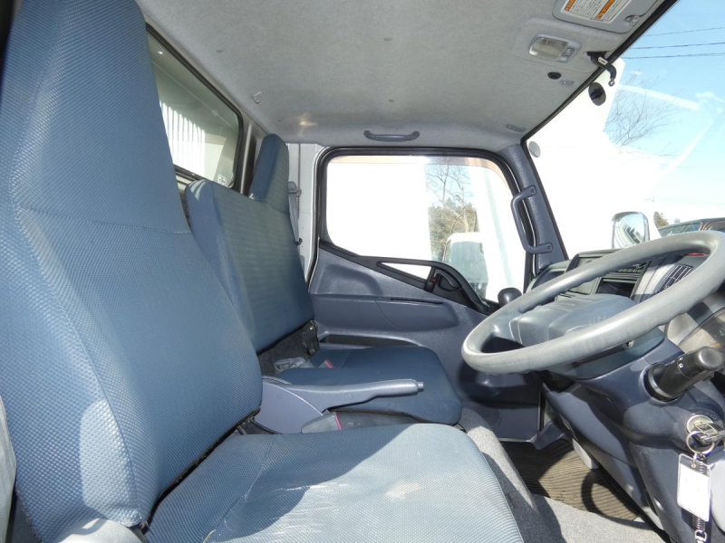 H26 3トン　5速マニュアル　ダンプ|中古トラックの販売・買取・査定のアイナビ