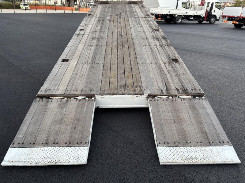 セーフティーローダー4軸低床エアサスウインチラジコン|中古トラックの販売・買取・査定のアイナビ