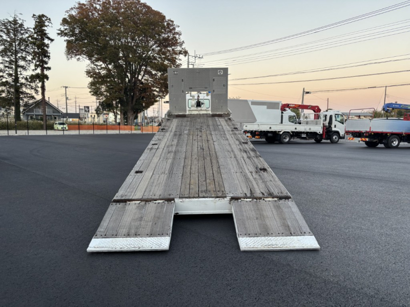 セーフティーローダー4軸低床エアサスウインチラジコン|中古トラックの販売・買取・査定のアイナビ