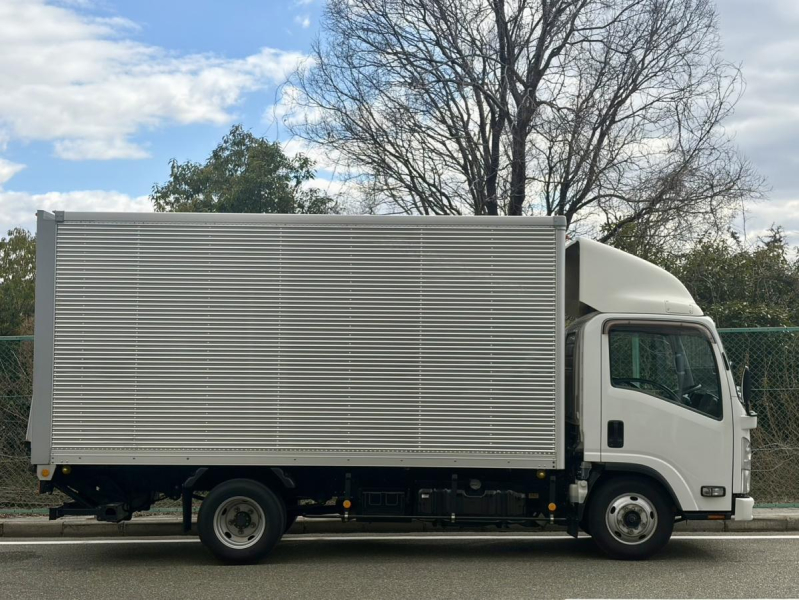 H28年式TRG-NMR85AN標準ロング積載2t跳ね上げゲート付バン|中古トラックの販売・買取・査定のアイナビ