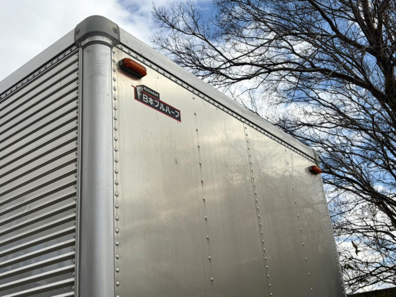 H28年式TRG-NMR85AN標準ロング積載2t跳ね上げゲート付バン|中古トラックの販売・買取・査定のアイナビ