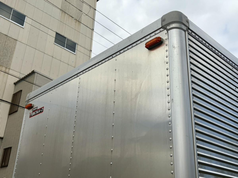 H28年式TRG-NMR85AN標準ロング積載2t跳ね上げゲート付バン|中古トラックの販売・買取・査定のアイナビ