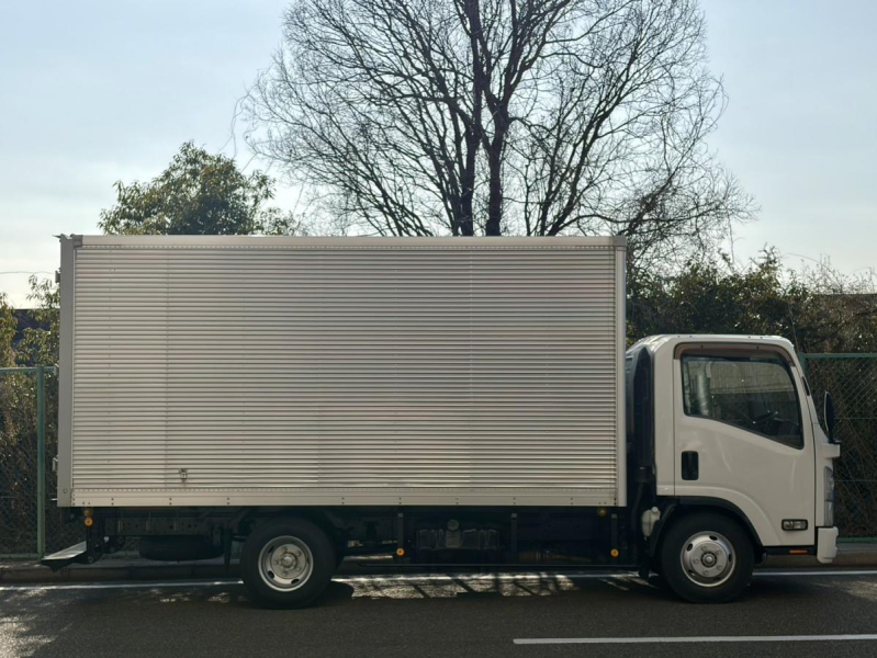 H29年式TRG-NPR85ANワイドロング積載3t6M/Tアルミバン|中古トラックの販売・買取・査定のアイナビ