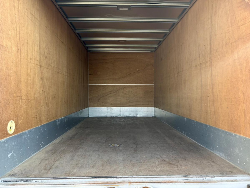 H29年式TRG-NPR85ANワイドロング積載3t6M/Tアルミバン|中古トラックの販売・買取・査定のアイナビ