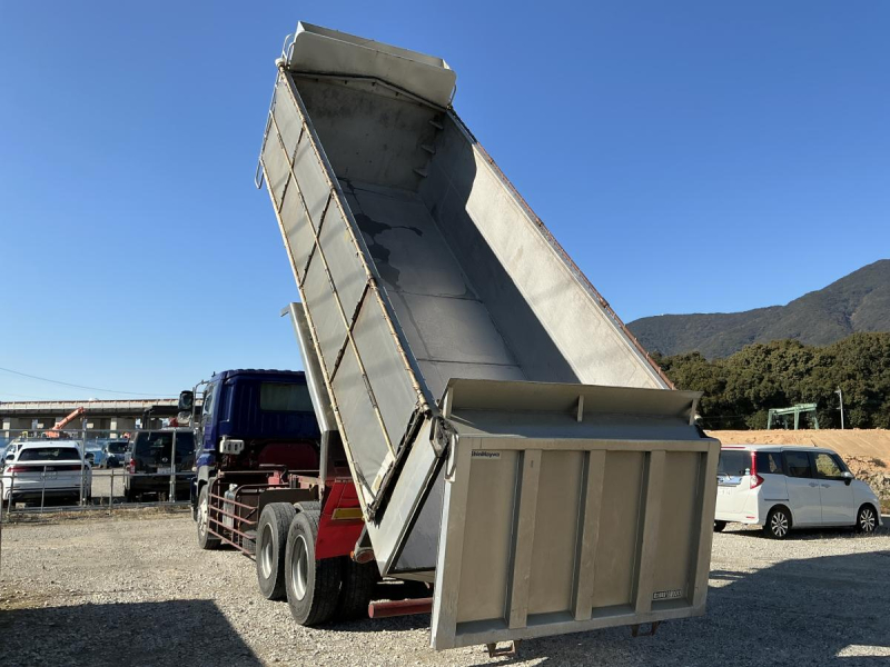 ★H22イスズギガ深ダンプステンレスボディ|中古トラックの販売・買取・査定のアイナビ