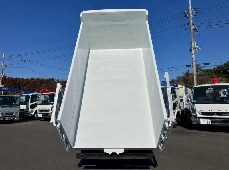 ☆H26 新明和 土砂禁ダンプ リヤ/観音扉|中古トラックの販売・買取・査定のアイナビ