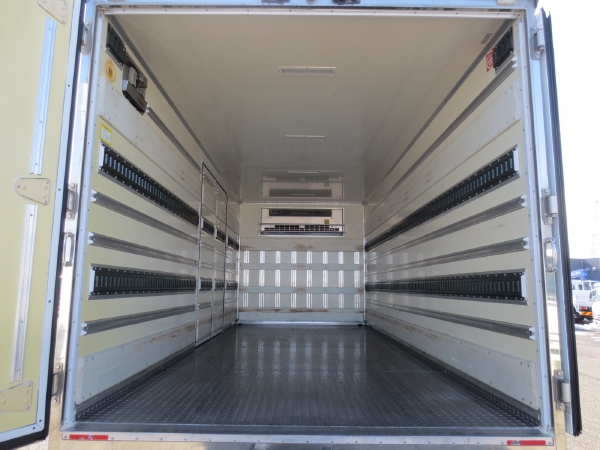 三菱キャンター冷蔵冷凍車ゲート付|中古トラックの販売・買取・査定のアイナビ