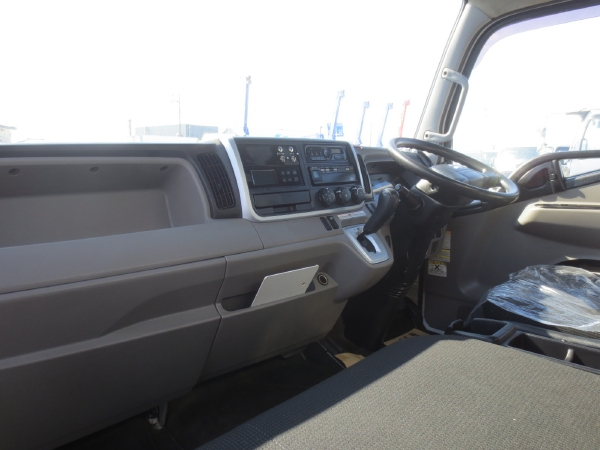 三菱キャンター冷蔵冷凍車ゲート付|中古トラックの販売・買取・査定のアイナビ