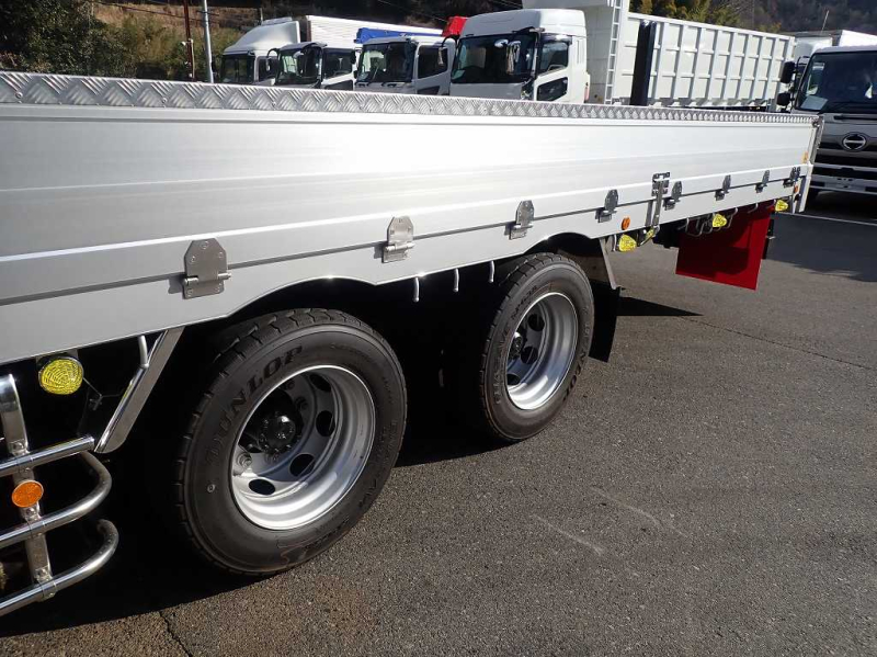 4軸低床 リアエアサス 14400㎏積載 山田車体 Ⅼ9550|中古トラックの販売・買取・査定のアイナビ