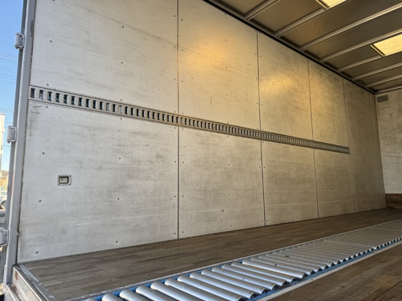 ベッド付 エアサス トレクス パワーゲート付き|中古トラックの販売・買取・査定のアイナビ