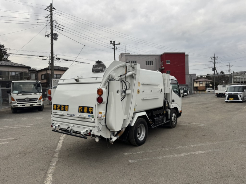 巻込み式極東開発4.2立米ディーゼルハイブリッド|中古トラックの販売・買取・査定のアイナビ