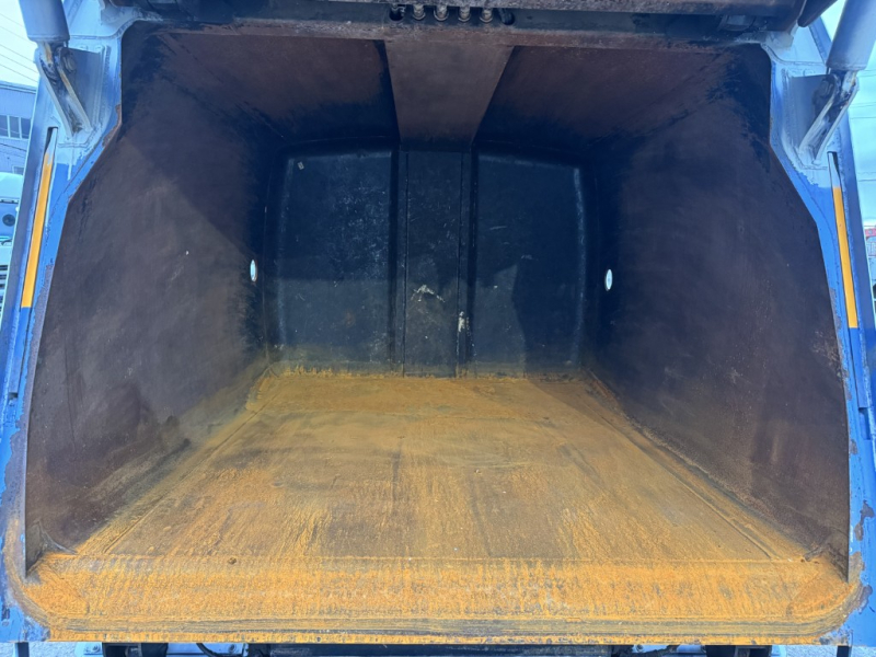 巻込み式極東開発4.2立米ディーゼルハイブリッド|中古トラックの販売・買取・査定のアイナビ