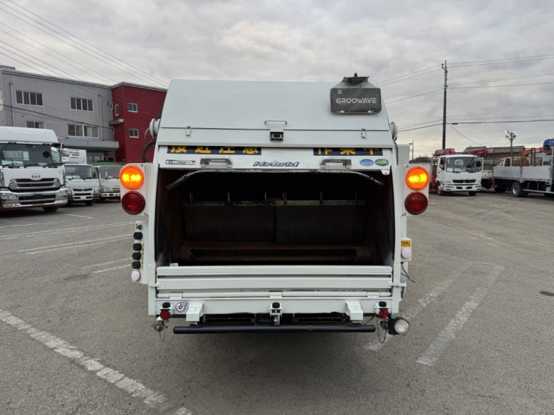 巻込み式極東開発4.2立米ディーゼルハイブリッド|中古トラックの販売・買取・査定のアイナビ