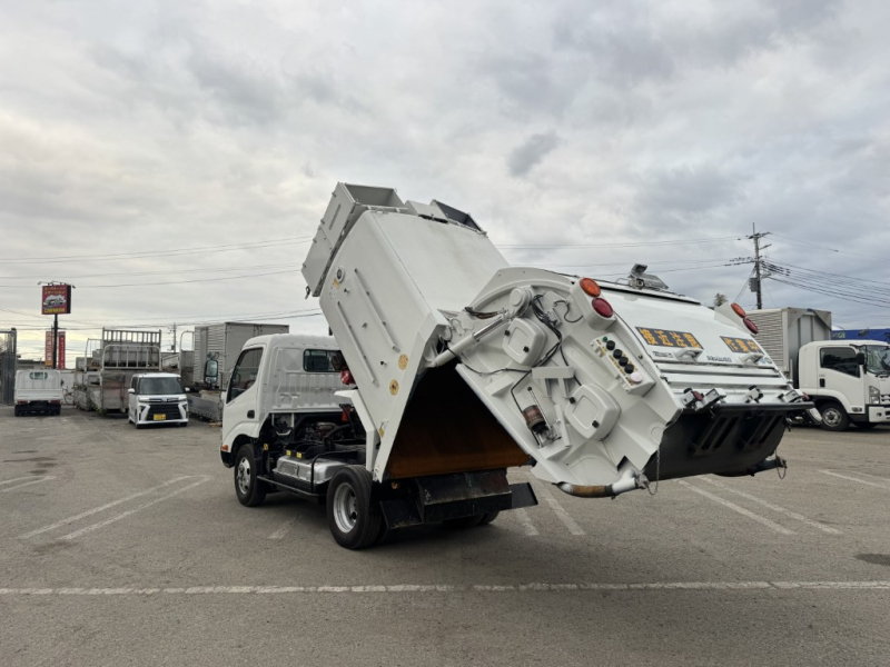 巻込み式極東開発4.2立米ディーゼルハイブリッド|中古トラックの販売・買取・査定のアイナビ