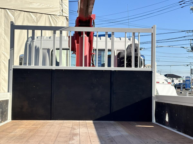 レンジャー 4段クレーンラジコン付き AT車|中古トラックの販売・買取・査定のアイナビ