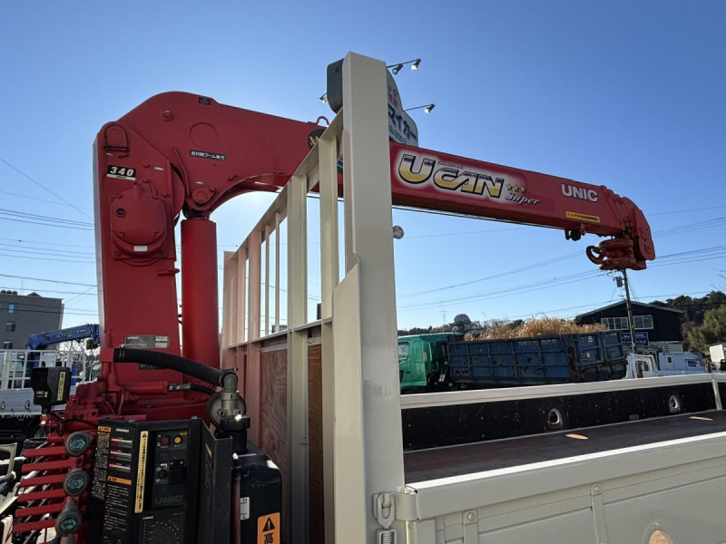 レンジャー 4段クレーンラジコン付き AT車|中古トラックの販売・買取・査定のアイナビ