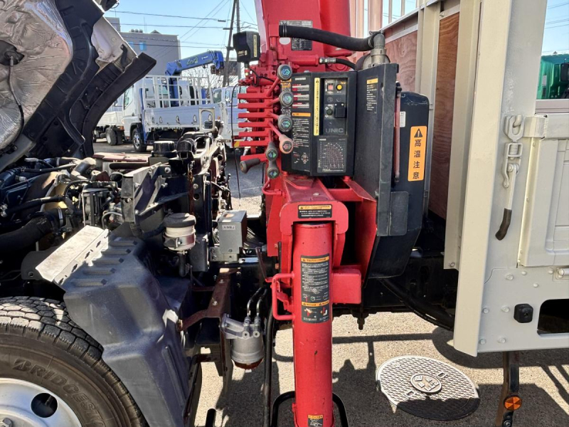 レンジャー 4段クレーンラジコン付き AT車|中古トラックの販売・買取・査定のアイナビ