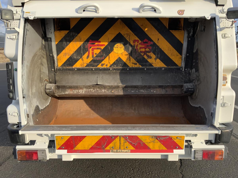 新明和工業⭐️H27レンジャー8.4立米 回転式6MTワンオーナー|中古トラックの販売・買取・査定のアイナビ