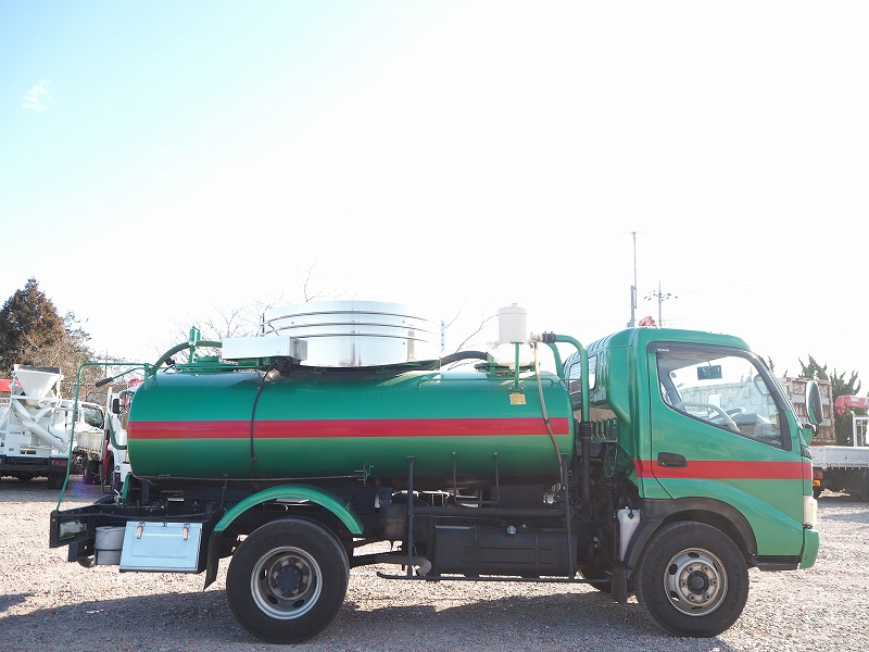 日野デュトロ衛生車バキュームカー3.7t積載|中古トラックの販売・買取・査定のアイナビ