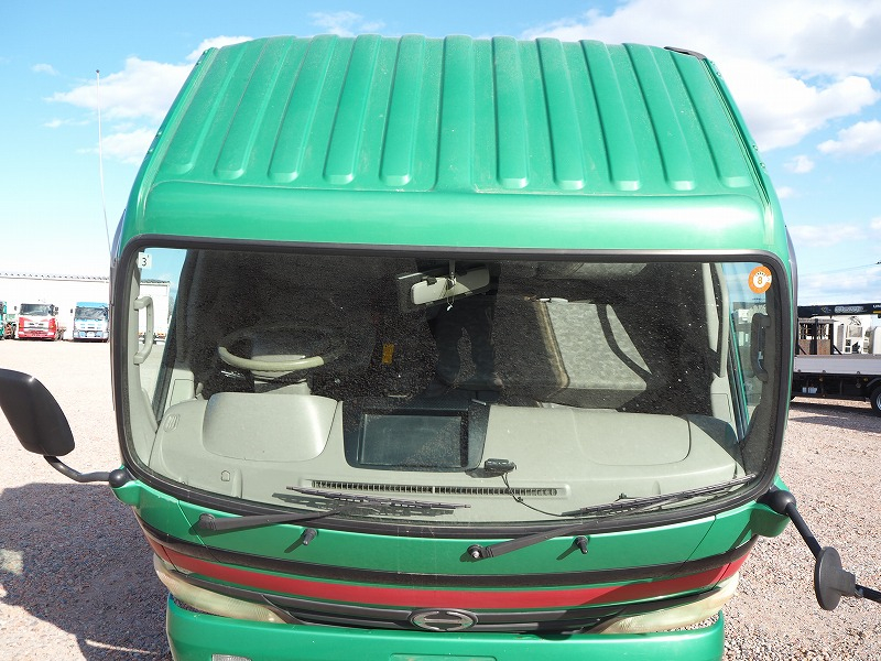 日野デュトロ衛生車バキュームカー3.7t積載|中古トラックの販売・買取・査定のアイナビ