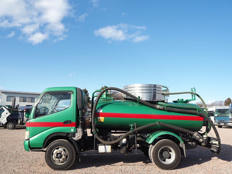 日野デュトロ衛生車バキュームカー3.7t積載|中古トラックの販売・買取・査定のアイナビ
