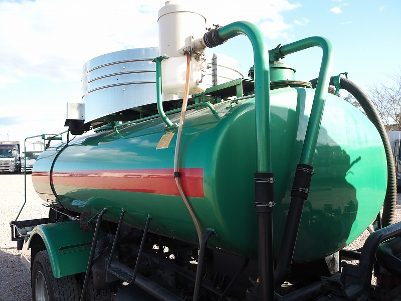 日野デュトロ衛生車バキュームカー3.7t積載|中古トラックの販売・買取・査定のアイナビ