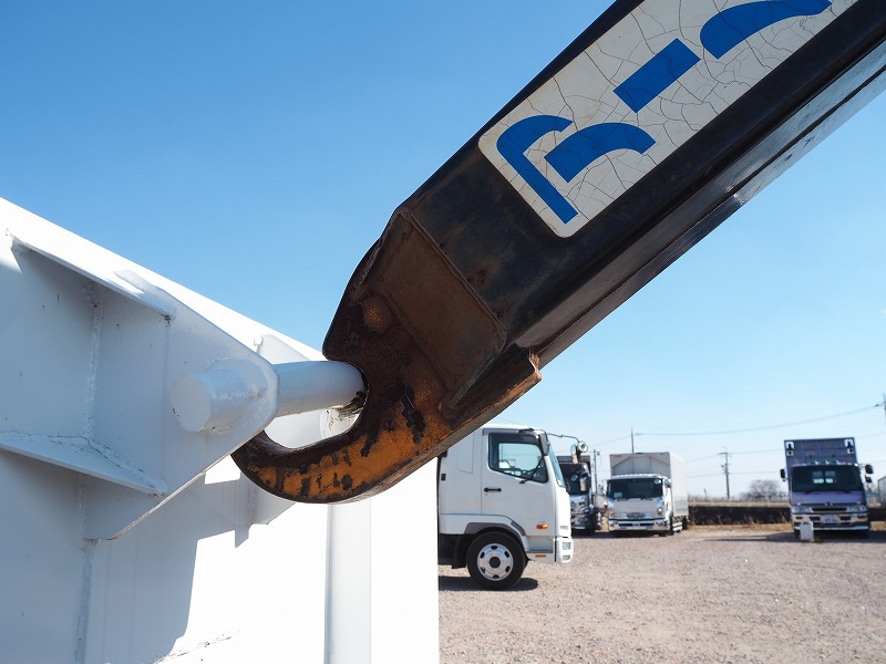 いすゞフォワードアームロール増トン新明和積載8.4t|中古トラックの販売・買取・査定のアイナビ