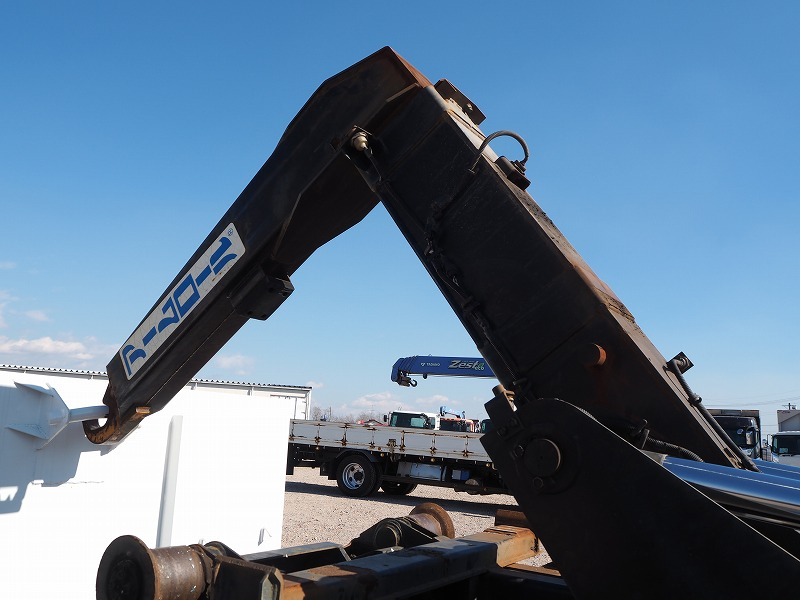 いすゞフォワードアームロール増トン新明和積載8.4t|中古トラックの販売・買取・査定のアイナビ