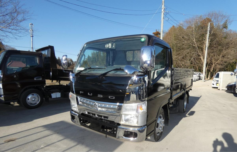 H26 2 トン　5速マニュアル　平ボディ|中古トラックの販売・買取・査定のアイナビ