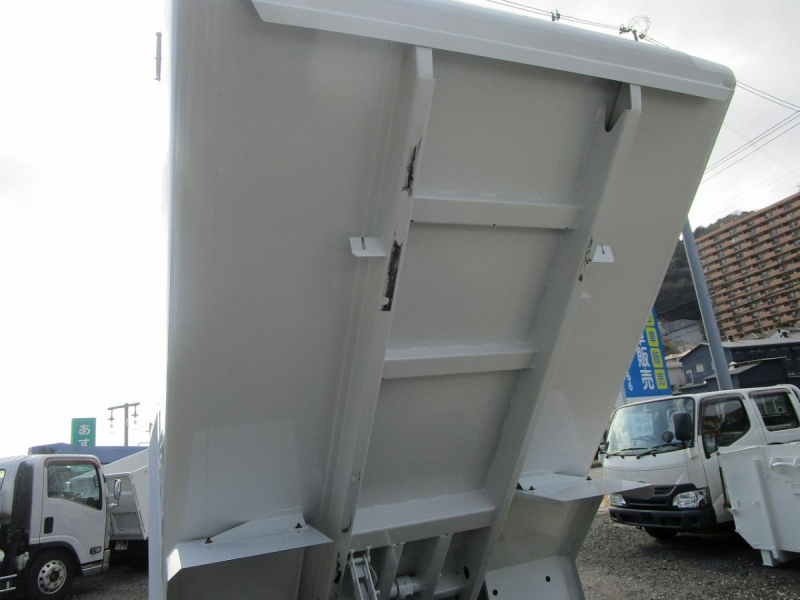 回転式塵芥車5.1㎥ 新明和GR052-1434 外装塗装済|中古トラックの販売・買取・査定のアイナビ