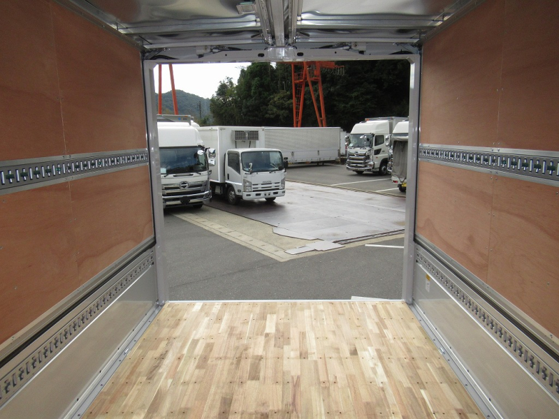 240PS 6200 ワイド エアサス 6速 パブコ 未使用|中古トラックの販売・買取・査定のアイナビ