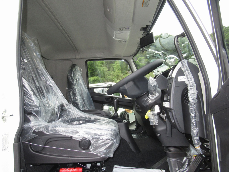 240PS 6200 ワイド エアサス 6速 パブコ 未使用|中古トラックの販売・買取・査定のアイナビ