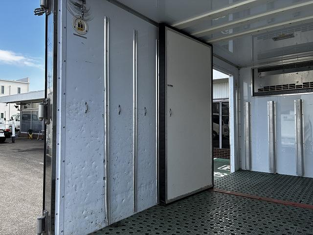 日野 バン車 デュトロ|中古トラックの販売・買取・査定のアイナビ