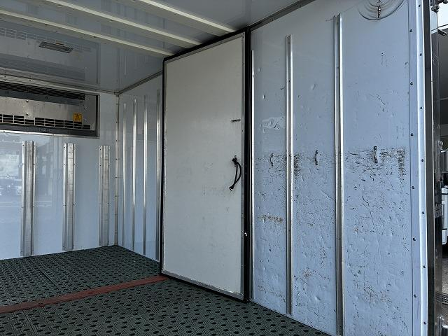 日野 バン車 デュトロ|中古トラックの販売・買取・査定のアイナビ