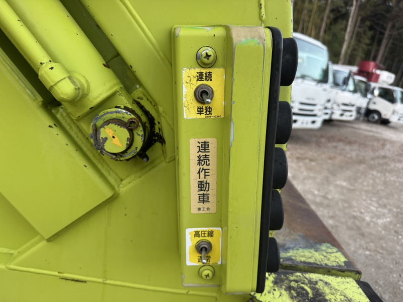 プレス式ワイド極東開発6.6立米連続スイッチ|中古トラックの販売・買取・査定のアイナビ