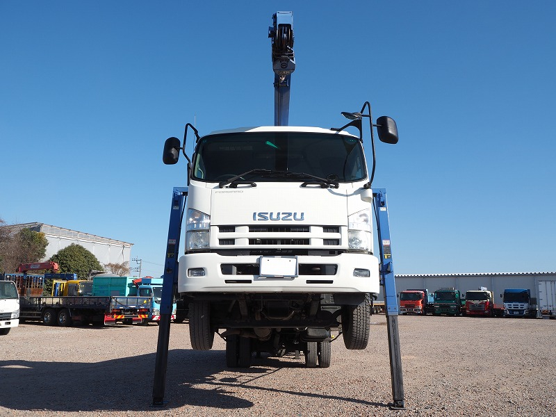 いすゞフォワード4段セルフクレーンラジコン重機回送車|中古トラックの販売・買取・査定のアイナビ